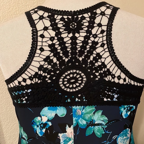 Floral Maxi Dress - Picture 4 of 5